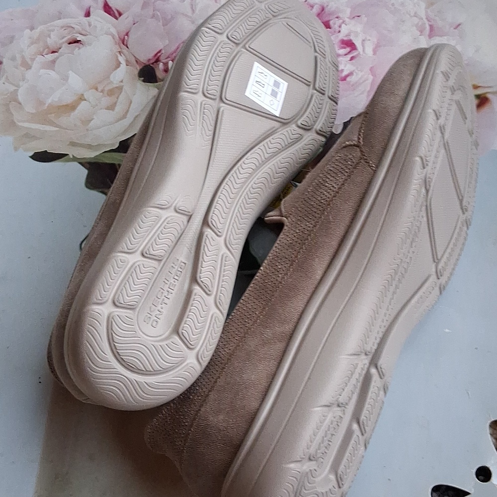 NWT Skechers Slip-Ins Ultra GO Shoe Womens  Tan Comfort Sneaker - Picture 5 of 6